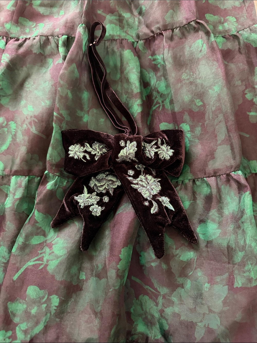 Alice & Olivia Coletta Maxi Dress in Dream Floral Emerald - Picture 5 of 6